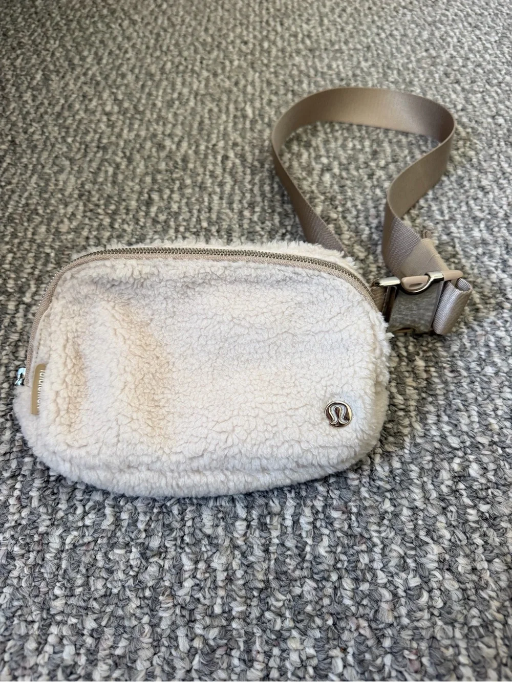 Lululemon Sherpa Belt Bag
